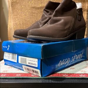 GUSTO brown Matt ankle boots brand new with box size 10Wide